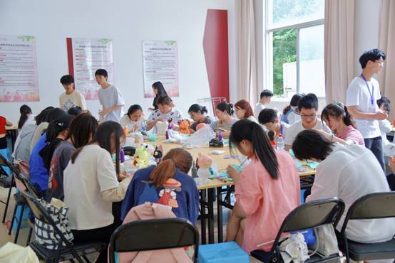 心文化守護心靈，放飛夢想——5?25趣味心理游園活動紀實